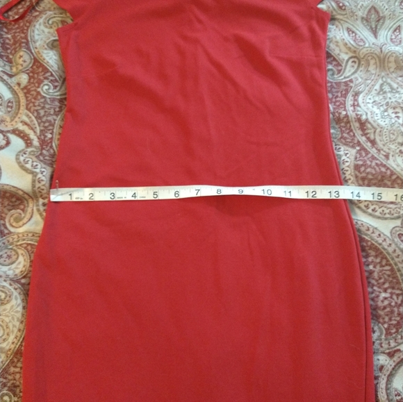 Size xs Red le chateau body cocoon dress - Picture 11 of 16